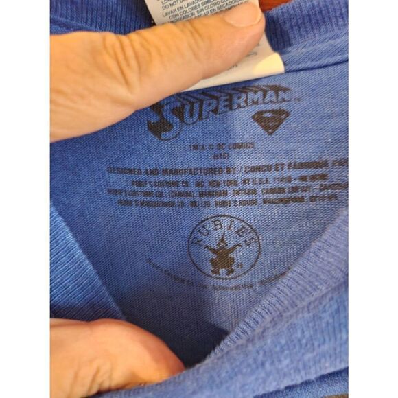 The officially licensed Superman Caped mens T-Shirt is a red, blue and yellow 10 - Picture 5 of 8